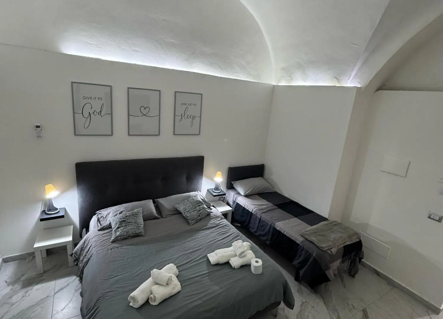 Carlant Apartment Katánie 0*, CTA Itálie